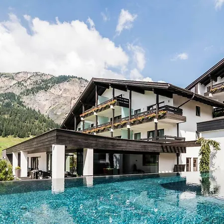 Hotel Biancaneve Family 4*